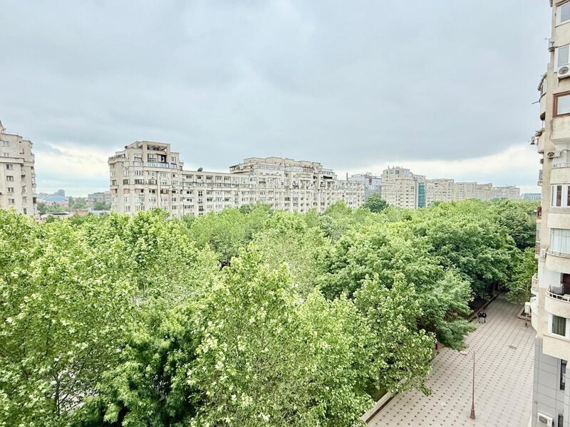 Unirii, vizavi de Rond Alba Iulia, 3 camere, utilat, nemobilat,