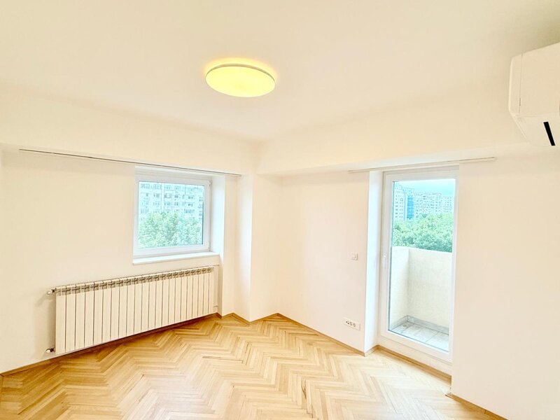 Unirii, vizavi de Rond Alba Iulia, 3 camere, utilat, nemobilat,