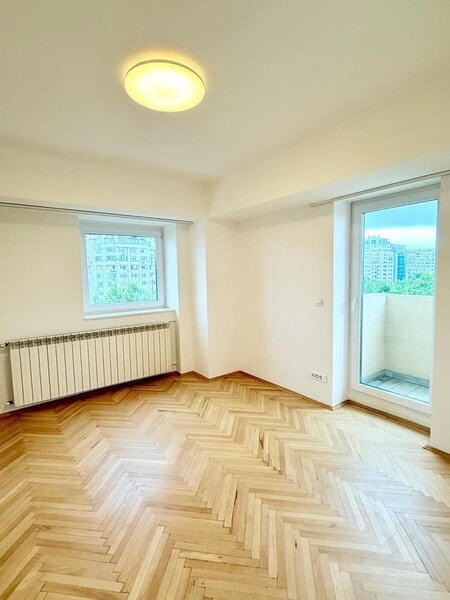 Unirii, vizavi de Rond Alba Iulia, 3 camere, utilat, nemobilat,