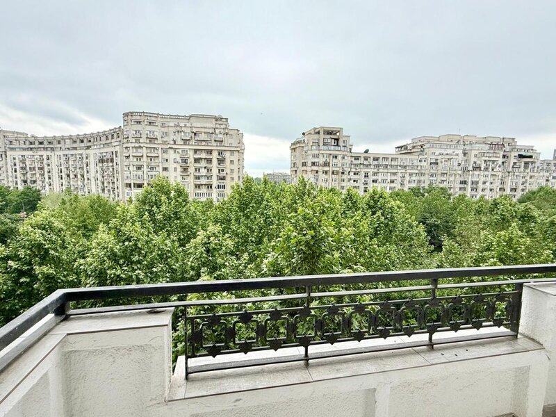 Unirii, vizavi de Rond Alba Iulia, 3 camere, utilat, nemobilat,